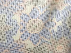 アンティーク　花模様織出し本場白大島紬着物